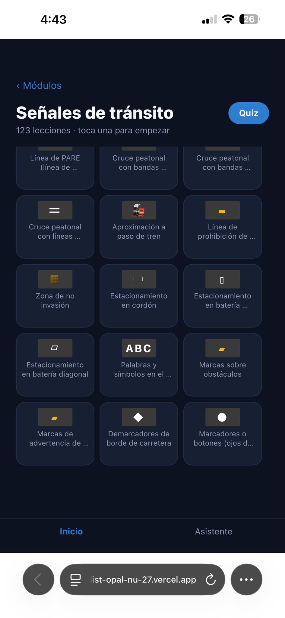 Galería de señales de tránsito con marcas viales e informativas